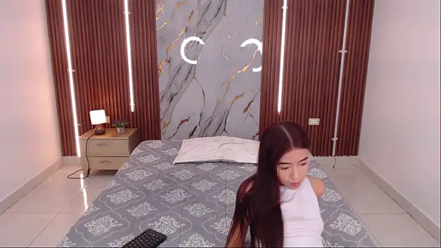 Snapshot of shena_nomy1 chatting on 11/11/25, 07:58 shena nomy1 online show from 11/11/25, 07:58