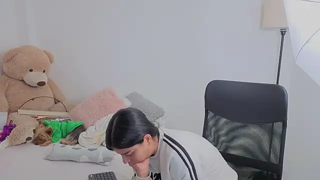 valerihouse online show from 09/19/25, 01:07