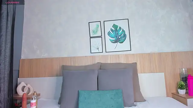 mia gate online show from 09/30/25, 12:10