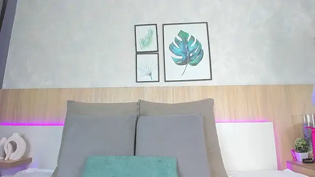 mia gate online show from 11/25/25, 11:32