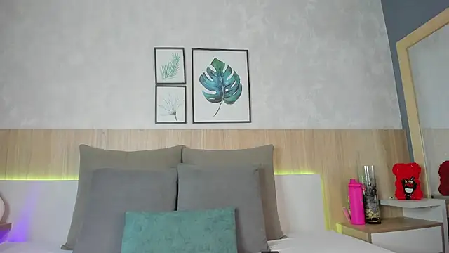 mia gate online show from 12/03/25, 11:30