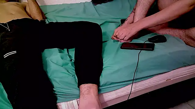 g0lden boss online show from 10/08/25, 06:00