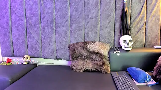 Rowan Mills online show from 09/20/25, 08:21