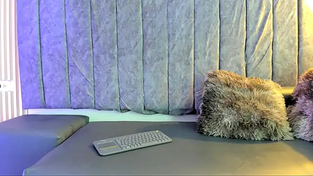 Rowan Mills online show from 09/27/25, 09:20