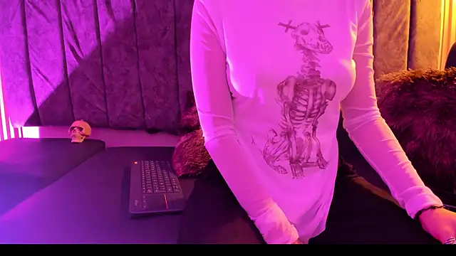 Rowan Mills online show from 10/03/25, 08:28