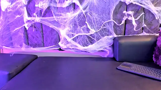 Rowan Mills online show from 10/08/25, 08:17