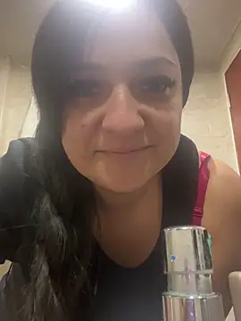 Snapshot of andrea-cohen chatting on 10/08/25, 03:59 andrea-cohen online show from 10/08/25, 03:59