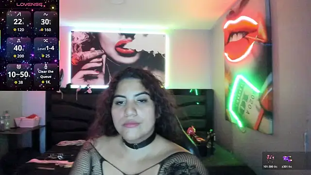 Snapshot of Sara_Bdsm_ chatting on 12/21/25, 01:51 Sara Bdsm online show from 12/21/25, 01:51
