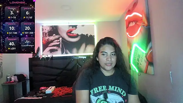 Snapshot of Sara_Bdsm_ chatting on 01/14/26, 03:39 Sara Bdsm online show from 01/14/26, 03:39