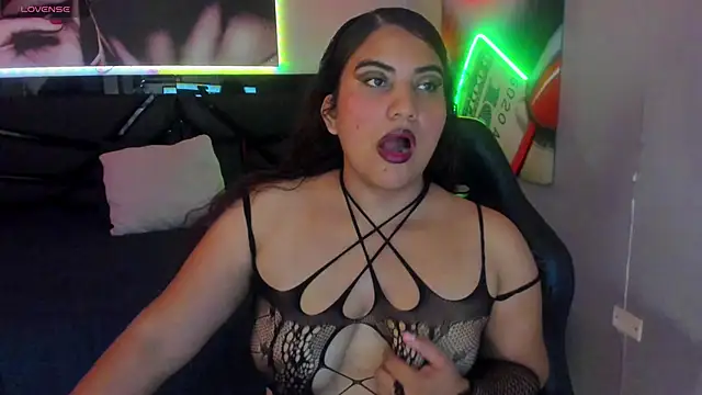 Snapshot of Sara_Bdsm_ chatting on 04/14/26, 02:23 Sara Bdsm online show from 04/14/26, 02:23