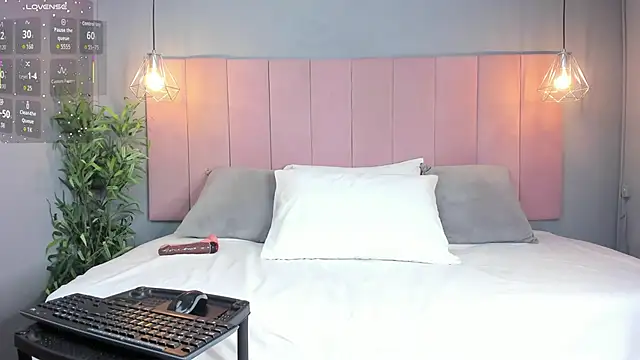 Snapshot of AariaLove chatting on 11/01/25, 10:34 AariaLove online show from 11/01/25, 10:34