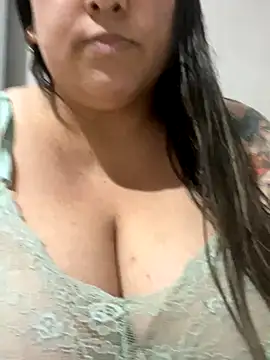 Snapshot of bruna438 chatting on 09/10/25, 12:43 bruna438 online show from 09/10/25, 12:43