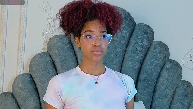 Charlotte-Novac online show from 09/30/25, 01:27