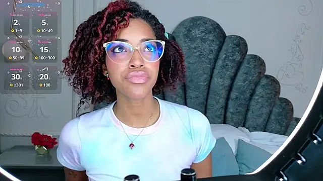 Charlotte-Novac online show from 10/30/25, 02:07