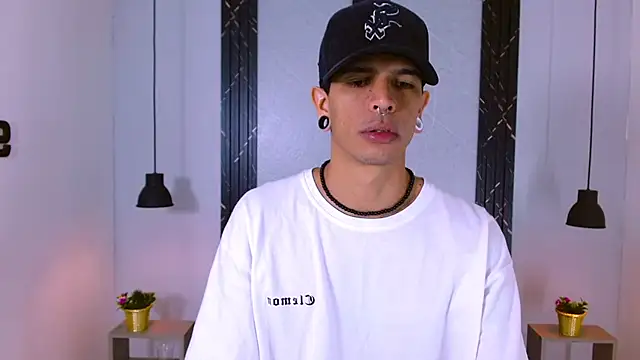 Snapshot of Franvill_Trato chatting on 09/20/25, 07:26 Franvill Trato online show from 09/20/25, 07:26