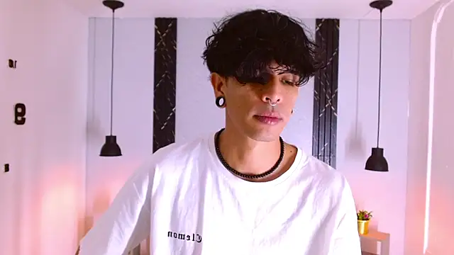 Snapshot of Franvill_Trato chatting on 10/04/25, 08:07 Franvill Trato online show from 10/04/25, 08:07