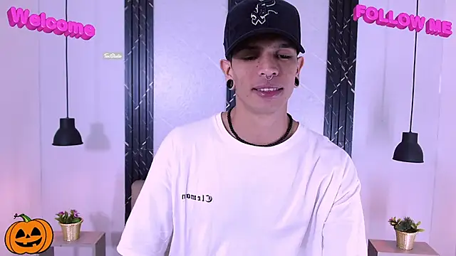 Snapshot of Franvill_Trato chatting on 10/07/25, 08:06 Franvill Trato online show from 10/07/25, 08:06