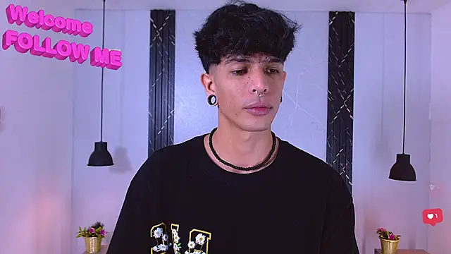 Snapshot of Franvill_Trato chatting on 10/16/25, 07:15 Franvill Trato online show from 10/16/25, 07:15