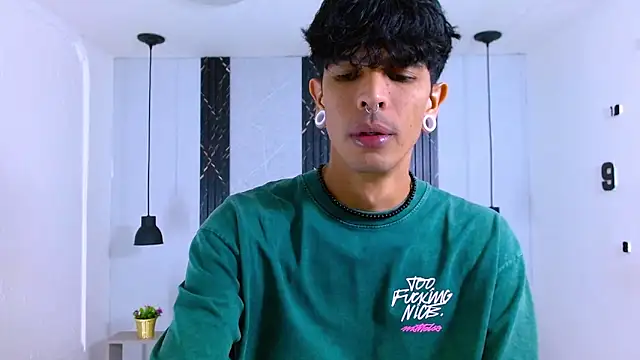 Snapshot of Franvill_Trato chatting on 10/30/25, 07:03 Franvill Trato online show from 10/30/25, 07:03