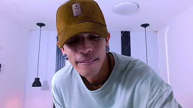 Franvill Trato online show from 12/03/25, 08:18