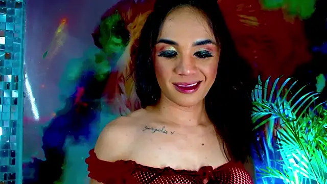 Snapshot of Cristal_Gem1 chatting on 09/17/25, 06:37 Cristal Gem1 online show from 09/17/25, 06:37