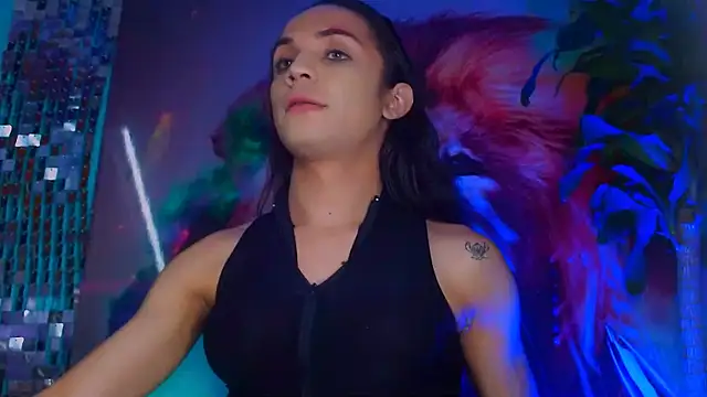 Snapshot of Cristal_Gem1 chatting on 10/10/25, 05:45 Cristal Gem1 online show from 10/10/25, 05:45