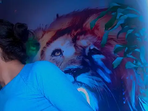 Snapshot of Cristal_Gem1 chatting on 10/16/25, 04:57 Cristal Gem1 online show from 10/16/25, 04:57