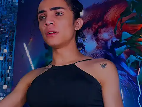 Snapshot of Cristal_Gem1 chatting on 10/21/25, 04:13 Cristal Gem1 online show from 10/21/25, 04:13