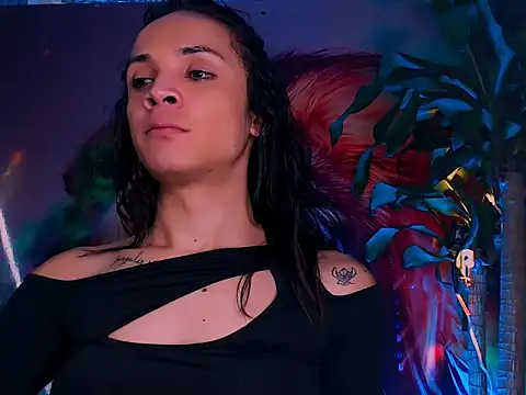 Snapshot of Cristal_Gem1 chatting on 10/22/25, 04:35 Cristal Gem1 online show from 10/22/25, 04:35