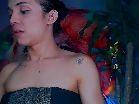 Snapshot of Cristal_Gem1 chatting on 11/04/25, 10:42 Cristal Gem1 online show from 11/04/25, 10:42