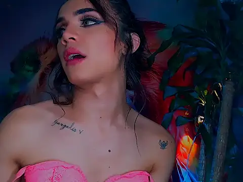 Snapshot of Cristal_Gem1 chatting on 11/05/25, 10:48 Cristal Gem1 online show from 11/05/25, 10:48