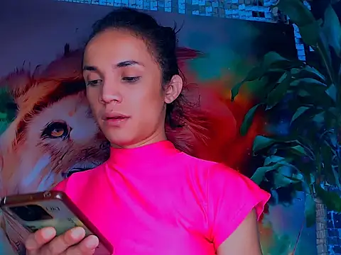 Snapshot of Cristal_Gem1 chatting on 11/15/25, 05:27 Cristal Gem1 online show from 11/15/25, 05:27