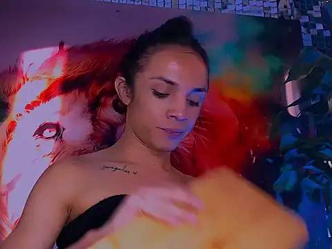 Snapshot of Cristal_Gem1 chatting on 11/18/25, 11:58 Cristal Gem1 online show from 11/18/25, 11:58