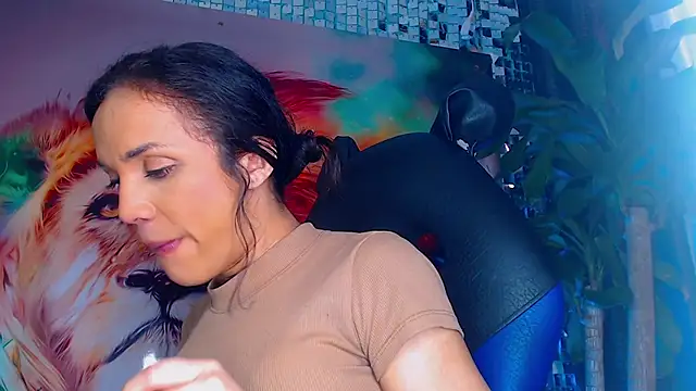 Snapshot of Cristal_Gem1 chatting on 12/02/25, 12:32 Cristal Gem1 online show from 12/02/25, 12:32