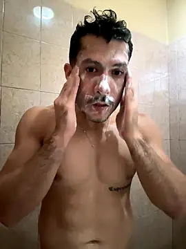 Snapshot of Darg98 chatting on 09/24/25, 10:02 Darg98 online show from 09/24/25, 10:02