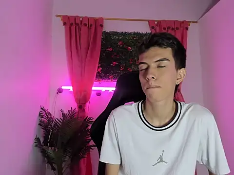 dylan 202520  online show from 09/17/25, 11:23