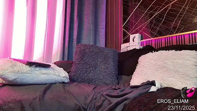 Snapshot of eroseliam chatting on 11/23/25, 07:13 eroseliam online show from 11/23/25, 07:13