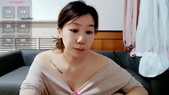 Snapshot of Annasweet- chatting on 09/16/25, 09:10 Annasweet- online show from 09/16/25, 09:10