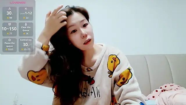 Snapshot of Annasweet- chatting on 11/04/25, 02:38 Annasweet- online show from 11/04/25, 02:38