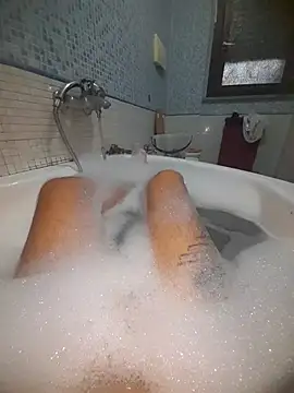 Snapshot of gigilola84 chatting on 10/09/25, 04:38 gigilola84 online show from 10/09/25, 04:38