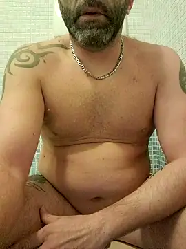 Snapshot of gigilola84 chatting on 10/15/25, 04:12 gigilola84 online show from 10/15/25, 04:12