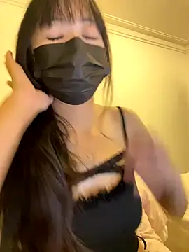 Snapshot of Minnie-2025 chatting on 10/14/25, 01:06 Minnie-2025 online show from 10/14/25, 01:06