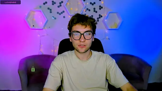 Snapshot of joseph_bear_ chatting on 11/06/25, 07:59 joseph bear online show from 11/06/25, 07:59