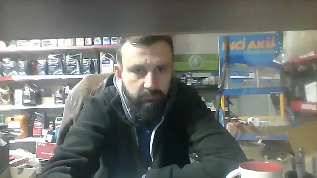 vihand22 online show from 10/18/25, 06:26