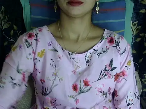 Snapshot of Rahat_S chatting on 10/31/25, 02:45 Rahat S online show from 10/31/25, 02:45