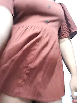 Snapshot of BeautyGirl_sara chatting on 11/10/25, 12:59 BeautyGirl sara online show from 11/10/25, 12:59