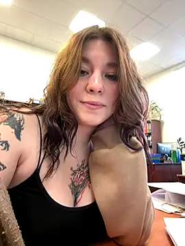 Snapshot of Mimiumuy chatting on 10/17/25, 01:57 Mimiumuy online show from 10/17/25, 01:57