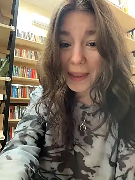 Snapshot of Mimiumuy chatting on 11/04/25, 02:27 Mimiumuy online show from 11/04/25, 02:27