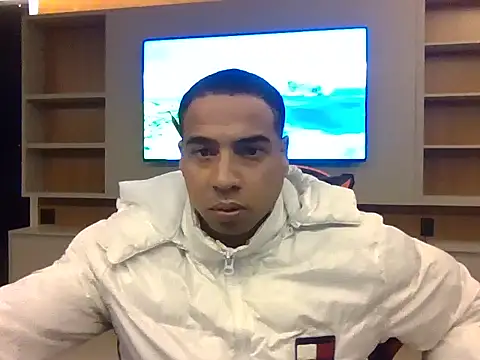 JUNINHOLEKE online show from 09/10/25, 03:50