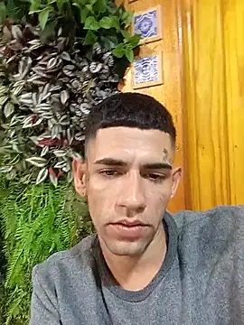 Snapshot of xirie98 chatting on 09/19/25, 02:24 xirie98 online show from 09/19/25, 02:24